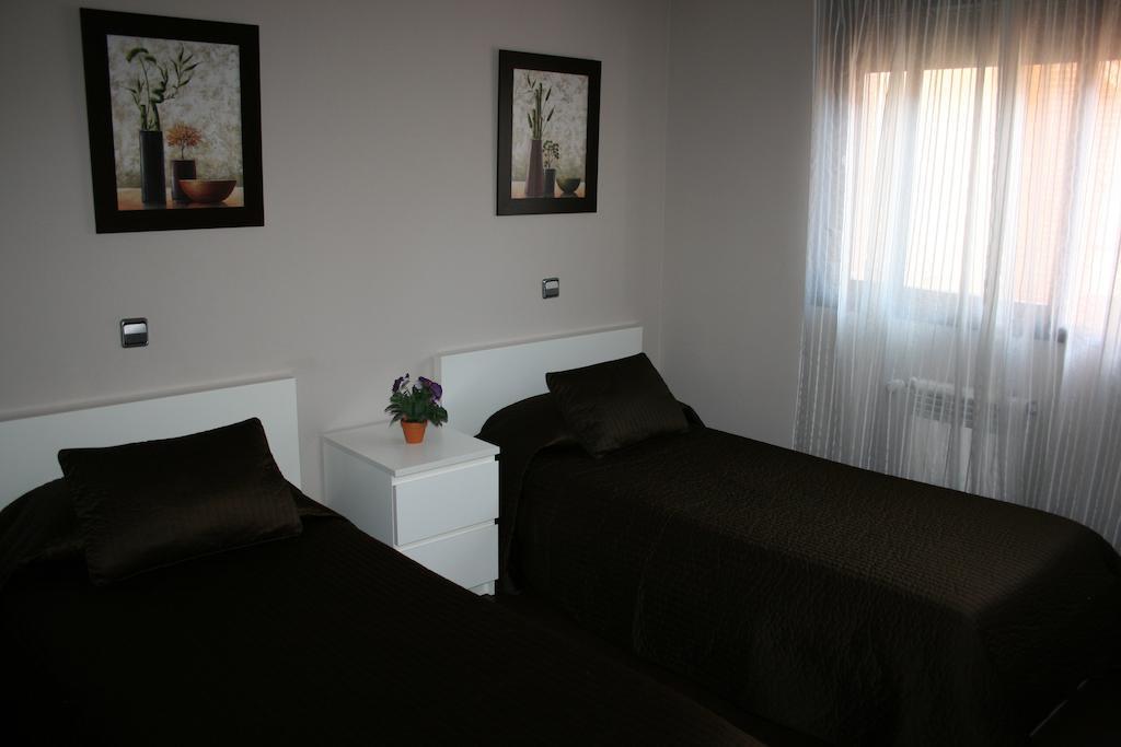 Apartamentos Calle Jose Madrid Room photo